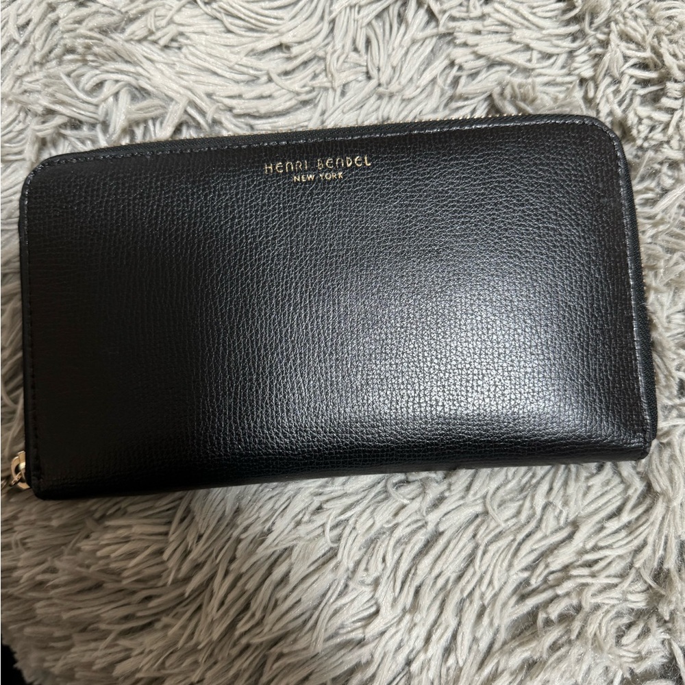 Henri Bendel wallet